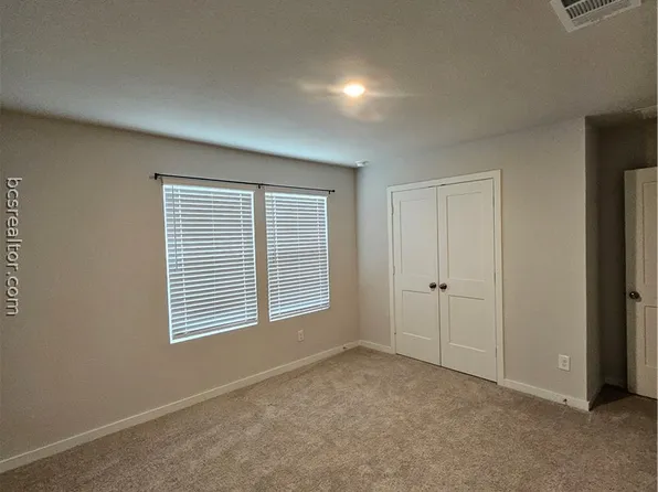 10709 Reveille Acres Dr, Bryan, TX 77801