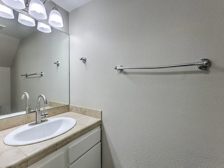 1481 Living Desert Dr #B — Photo 4