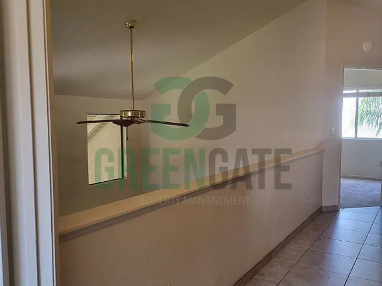 2428 Woodvale Dr — Photo 43