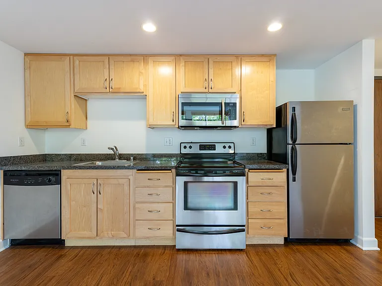 2700 San Pablo Ave #404 — Photo 3