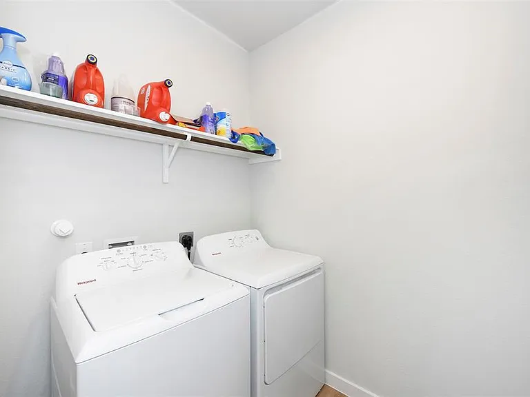 1419 Prynne St — Photo 20