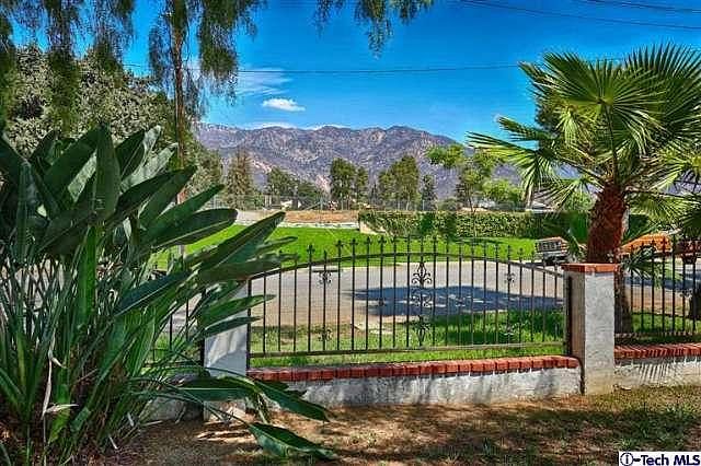 1st image of 2154 El Molino Ave