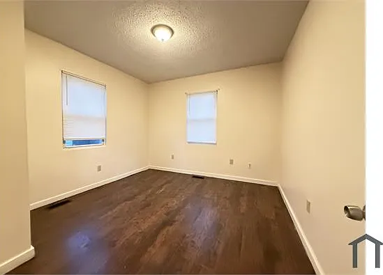 210 Wilder St — Photo 2