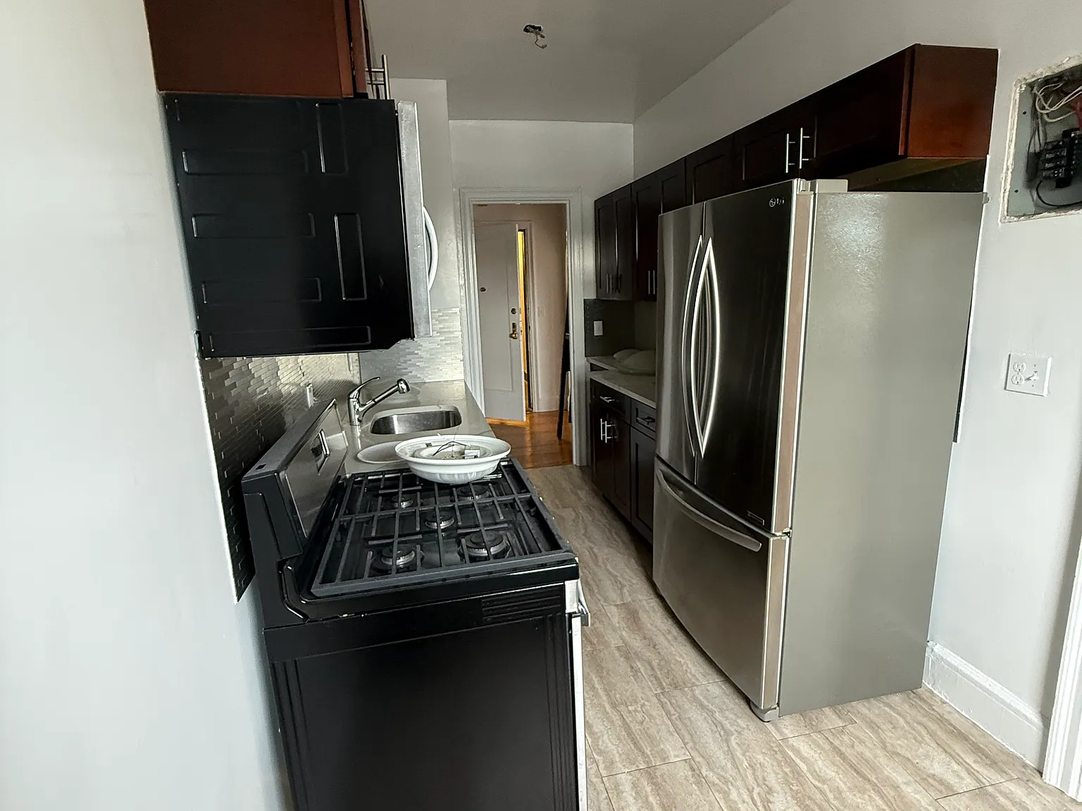 3 bed, $5,300 — Photo 4