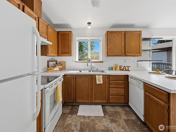 5th image of 9702 159th Street Ct E