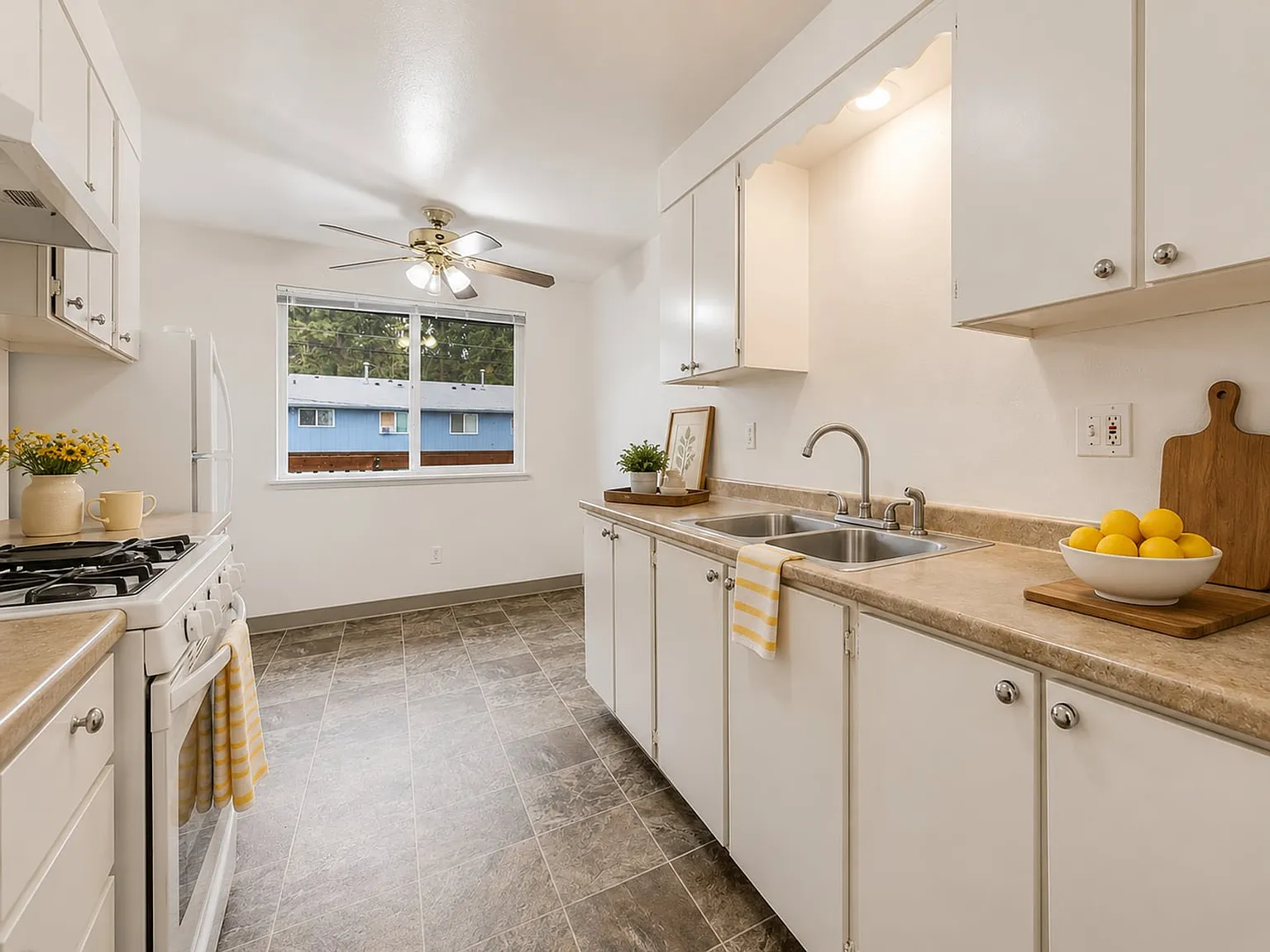 Cannon Court Apartments — Photo 2