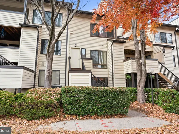 18422 Bishopstone Ct #313, Montgomery Village, MD 20886