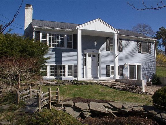 2nd image of 218 Baxter Street