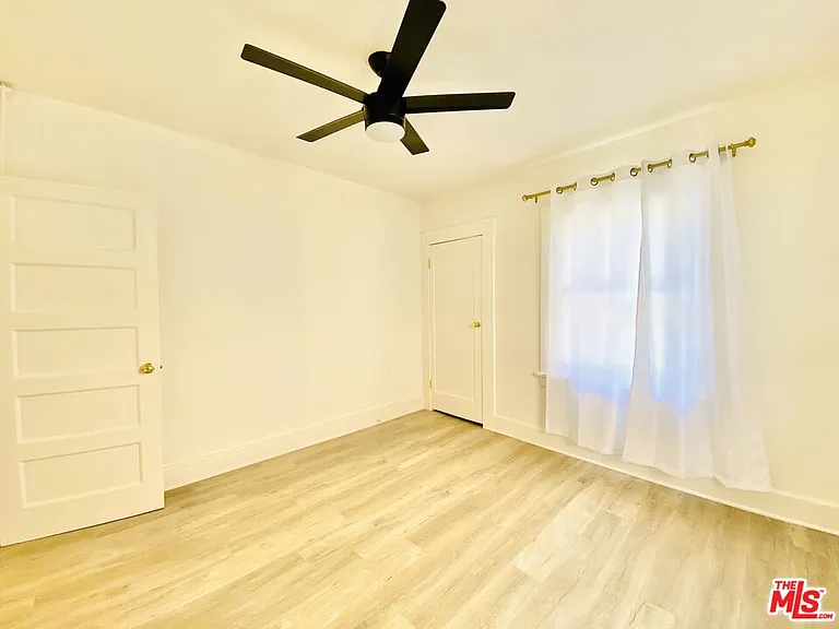1478 W Vernon Ave — Photo 2