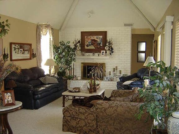 3rd image of 3220 Bandolino Ln