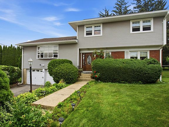 2nd image of 16 Baldwin Ln