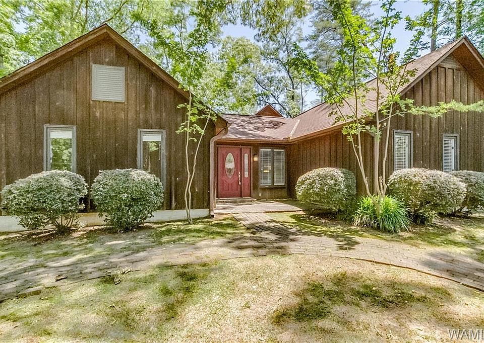 1st image of 15643 Compass Dr