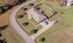 2nd image of 111 Stonegate Dr