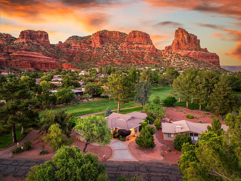 230 Red Rock Cove Dr
