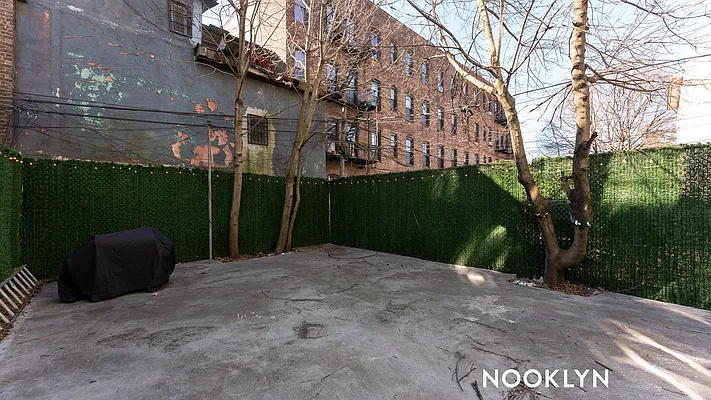 Rented by Nooklyn NYC LLC | media 4