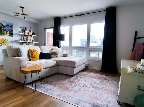 158 McArthur Ave #1002, Ottawa, ON K1L 7E7