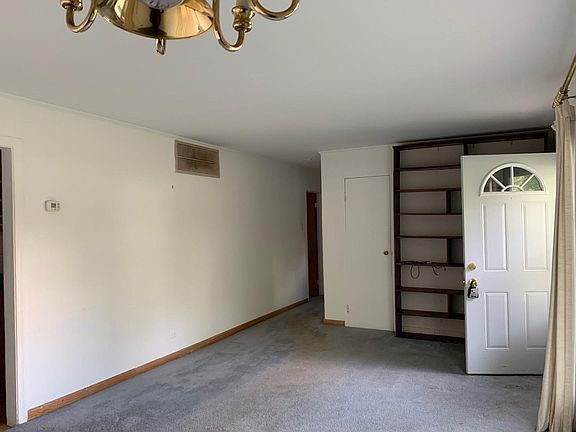 3rd image of 444 Indianwood Blvd