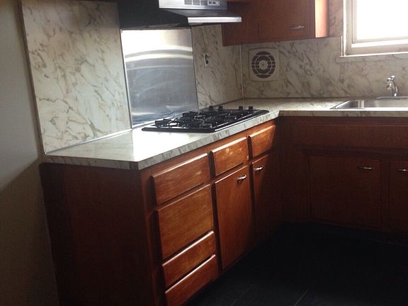 3rd image of 2635 29th St