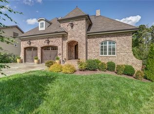2376 Bel Crest Cir, Midlothian, VA 23113