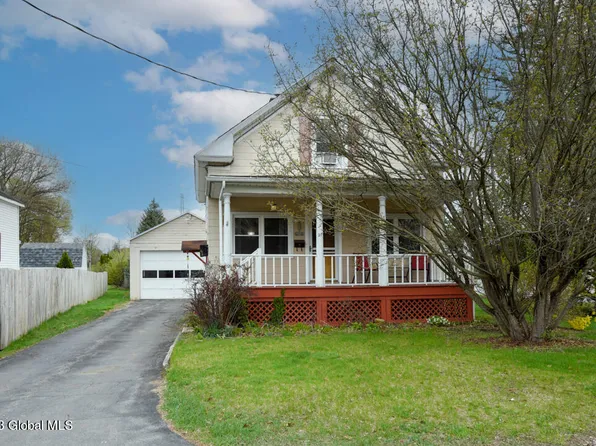 27 Quarry Crossing Street, Hudson Falls, NY 12804