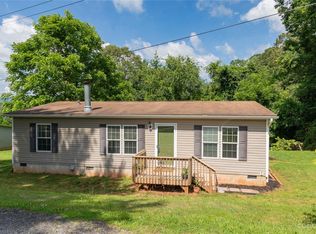 14 Black Walnut Ln, Candler, NC 28715