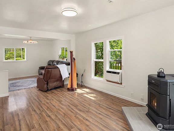 4th image of 22203 117th Avenue E