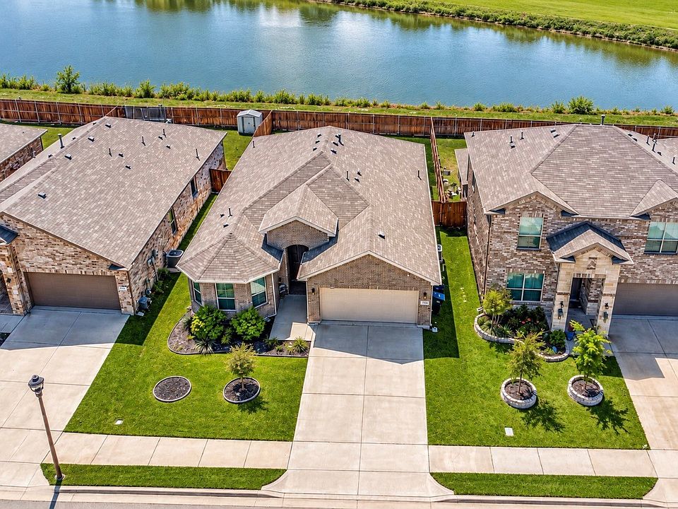 1st image of 221 Oldcastle Way