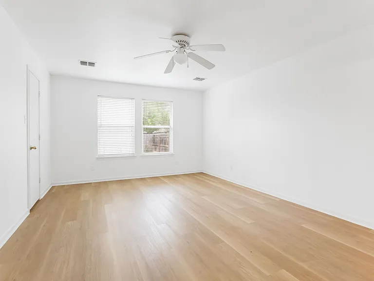 210 Laceleaf Ln — Photo 12