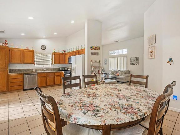 3rd image of 13702 Inaja St