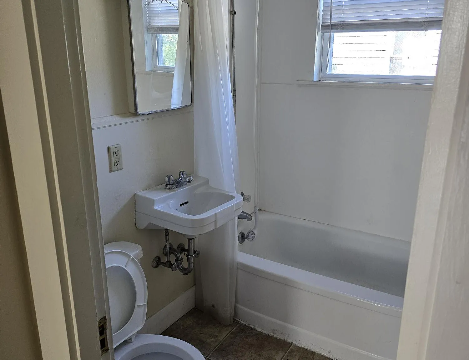 1 bed, $1,200 — Photo 4