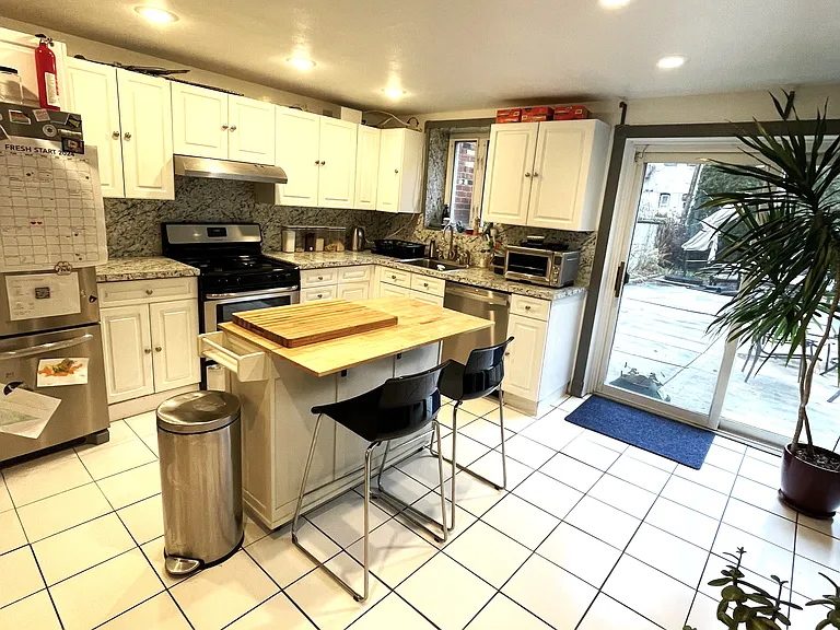 231 Union St #1A — Photo 3