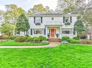 1543 Providence Rd, Charlotte, NC 28207