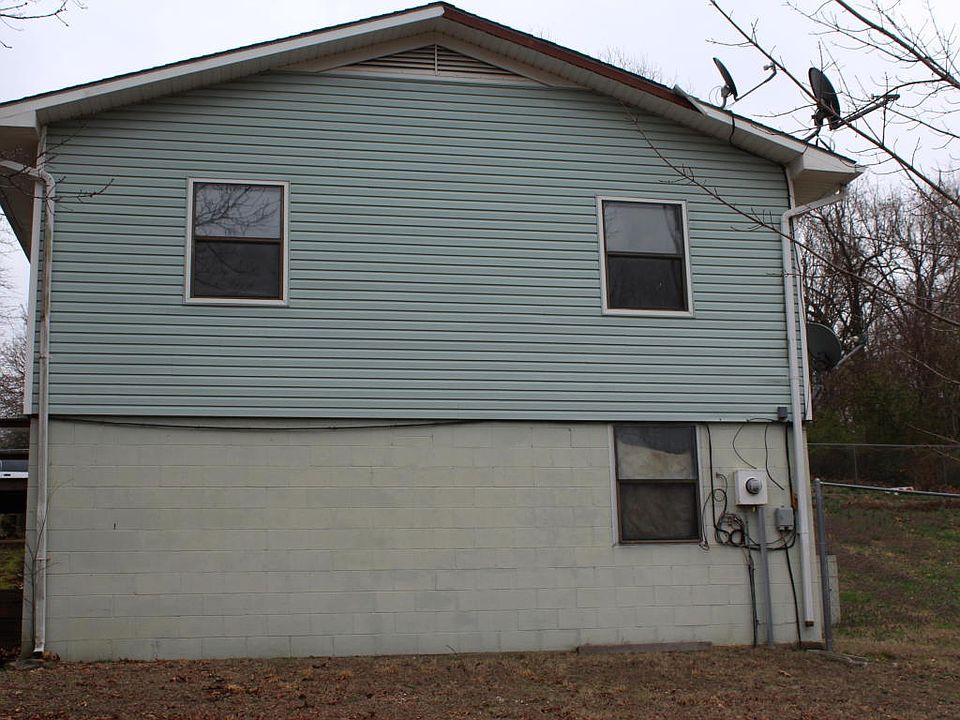 2nd image of 1301 Garland Douglas Dr
