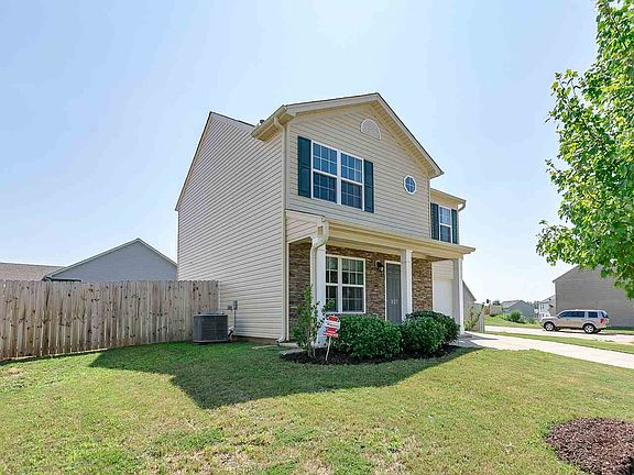 3rd image of 927 Slow Creek Ct