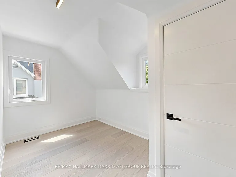 103 Ruggles Ave — Photo 23