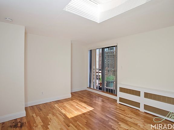 5th image of 304 E 20th St Ph A