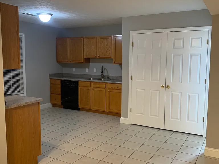 626 Hampton Way — Photo 6