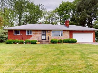 825 Swartz Rd, Akron, OH 44319