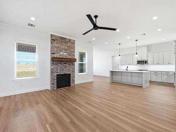 3rd image of 1316 Promised Land Rd