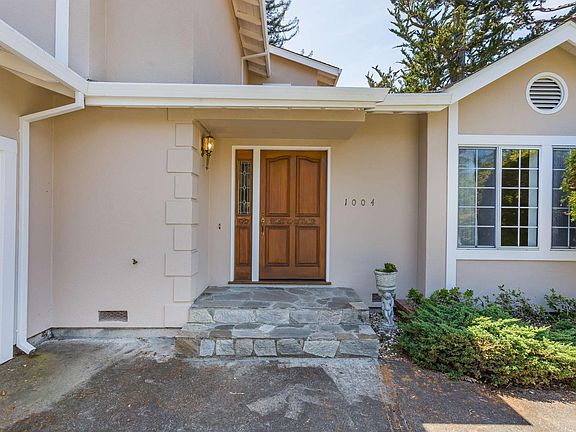 3rd image of 1004 Misty Ln