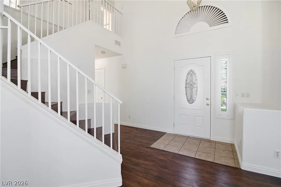 3 bed, 2.5 bath, 1562 sqft, $2,400 — Photo 3