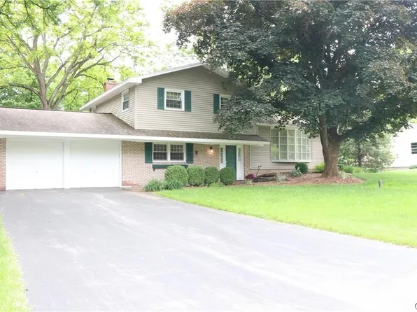 4564 Stoneledge Ln, Manlius, NY 13104