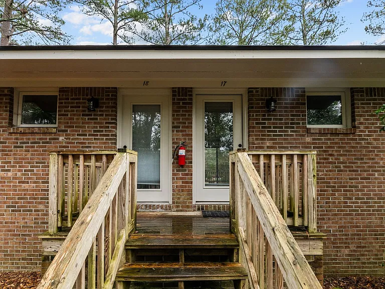 117 Bernhurst Rd — Photo 18