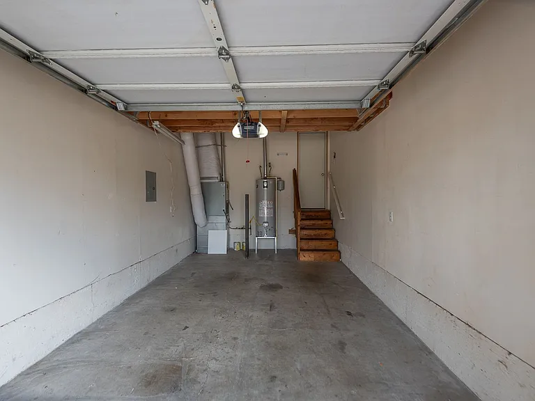 2358 NE Ocker Dr #14 — Photo 26