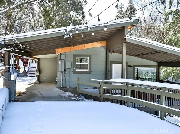 25000 Scenic View Dr, Crestline, CA 92325