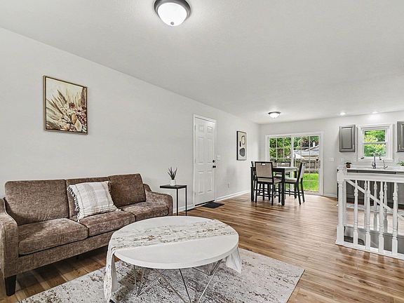 5th image of 56275 Ellen Ave
