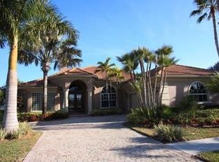 8913 Lakes Blvd, West Palm Beach, FL 33412
