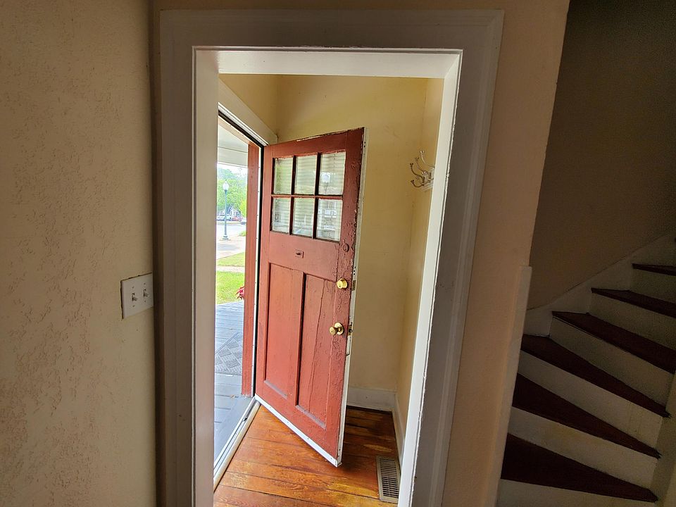 1st image of 10348 Warwick Blvd