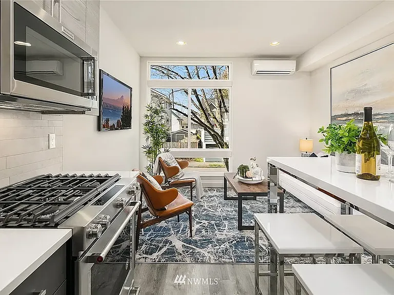 9200F Roosevelt Way NE — Photo 11