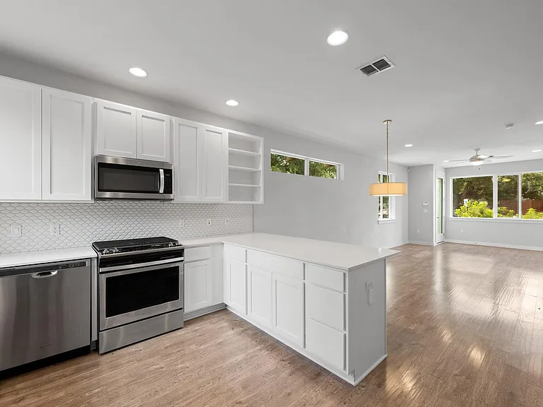 801 N Bluff Dr #17 — Photo 11